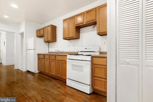 1320 T St, Washington DC 20009-4438 exterior