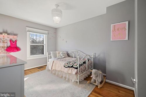 10205 Arizona Cir, Bethesda MD 20817-1227 exterior