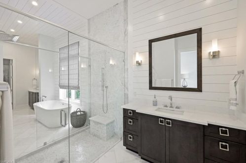 1501 Bluefin Ct, Naples FL 34102-1576 exterior