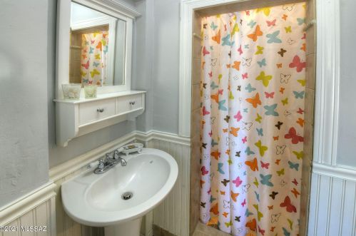 2711 Linden St, Tucson AZ 85719-3631 exterior