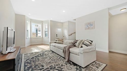 1837 Mozart St, Chicago IL 60647-5111 exterior