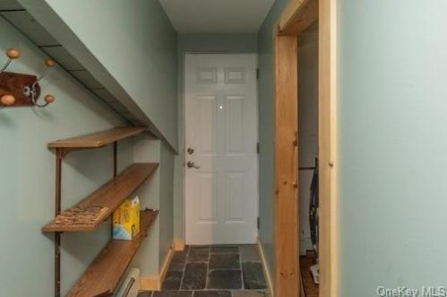 453 Clove Rd, Monroe NY 10950-4621 exterior