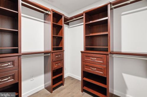 630 Catharine St, Philadelphia PA  19147-2937 exterior