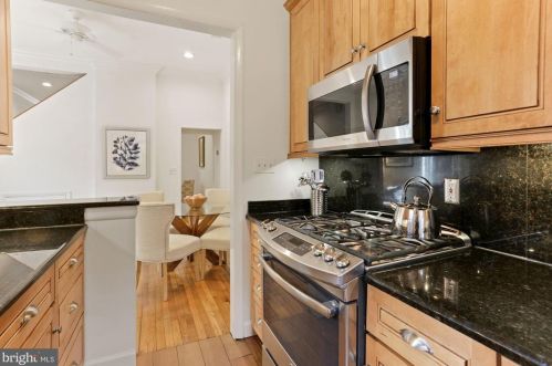 407 5 St, Washington DC 20003-2051 exterior