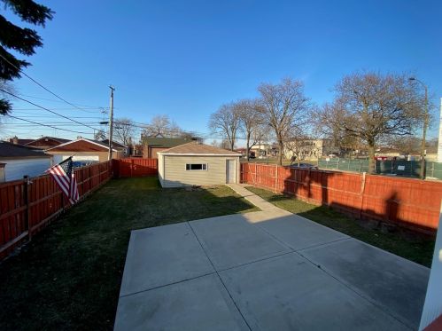 3700 85 St, Chicago IL 60652-3704 exterior