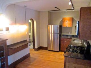 348 Oklahoma Ave, Milwaukee WI  53207-2645 exterior