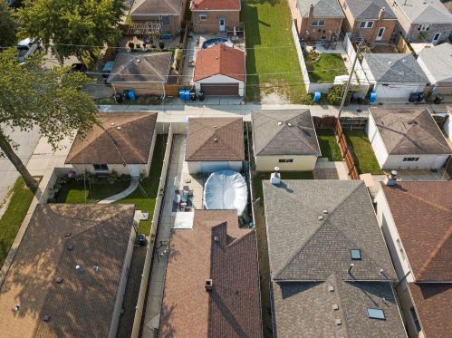 11154 Whipple St, Chicago IL 60655-2328 exterior