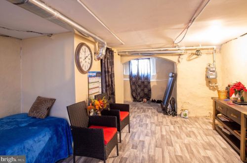 4521 Hicks St, Philadelphia PA 19146-4820 exterior