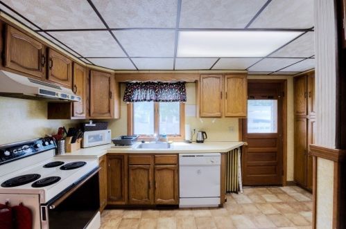 19 Highland Ter, Worcester MA 01602-4202 exterior