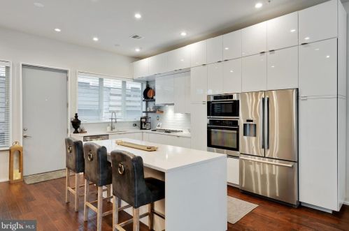 970-74 Leithgow St, Philadelphia PA  19123-1440 exterior