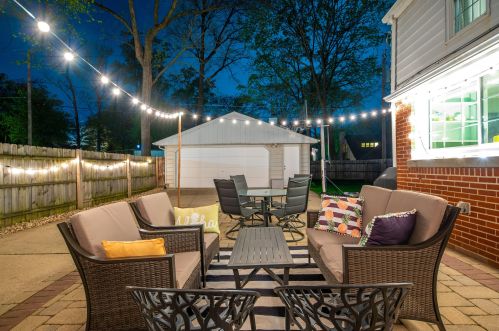 185 87 St, Milwaukee WI 53227-1717 exterior