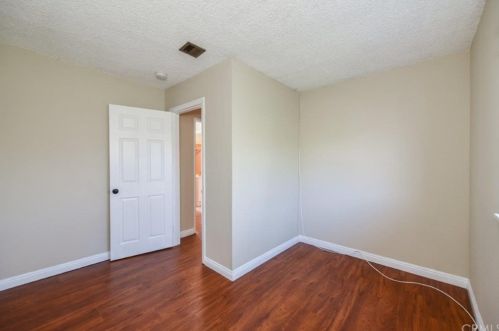 1407 Sycamore Ave, Tustin CA 92780-6279 exterior