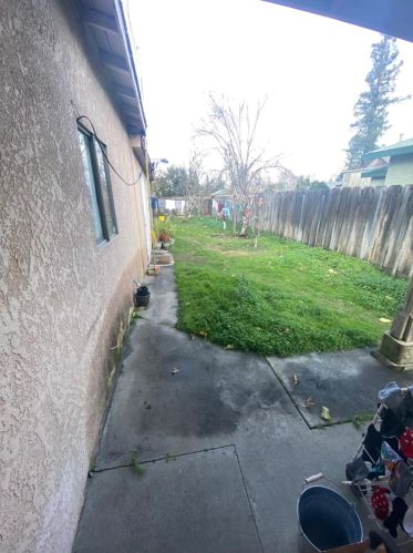 655 Olive Ave, Turlock CA 95380-4817 exterior