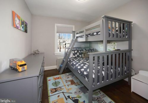 2334 Huidekoper Pl, Washington DC 20007-1827 exterior