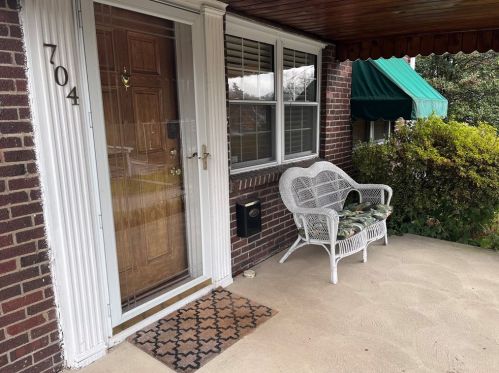 704 Pennwood Dr, Pittsburgh PA  15235-4335 exterior