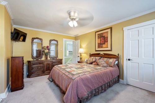 1242 Morningside Ave, Pittsburgh PA 15206-1351 exterior