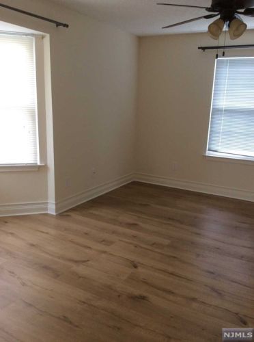 620 Plum Ter, Mahwah NJ  07430-3441 exterior