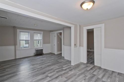 35 Prospect St, Enfield CT 06082-3443 exterior