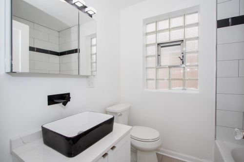 7659 Indiana Ave, Chicago IL 60619-2330 exterior