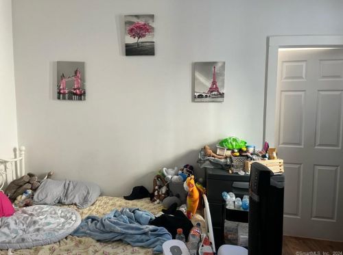 9 Couch St, Norwalk CT 06854-2025 exterior