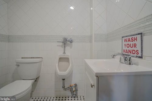 3267 Cottman Ave, Philadelphia PA 19149-1634 exterior