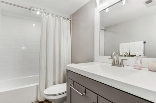 1236 Druid Knoll Dr, Atlanta GA  30319-4110 exterior