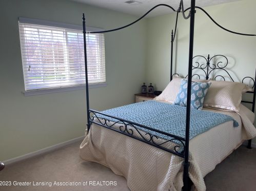 2954 Marfitt Rd, East Lansing MI 48823-6355 exterior