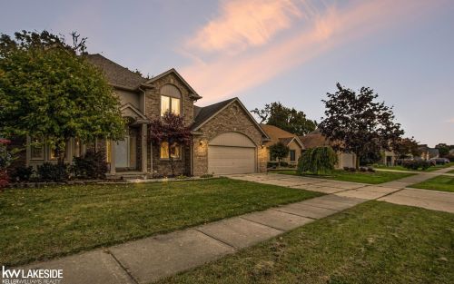 49772 Red Pine Dr, Macomb Township MI  48044-1695 exterior