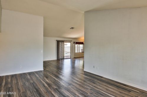 19032 4th Ave, Phoenix AZ  85027-5611 exterior