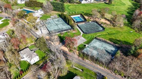 42 Kings Hwy, Westport CT  06880-4710 exterior