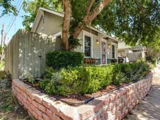 3015 Wycliff Ave, Dallas TX  75219-2654 exterior