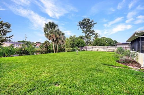 2285 41 Ter, Naples FL 34116-6517 exterior