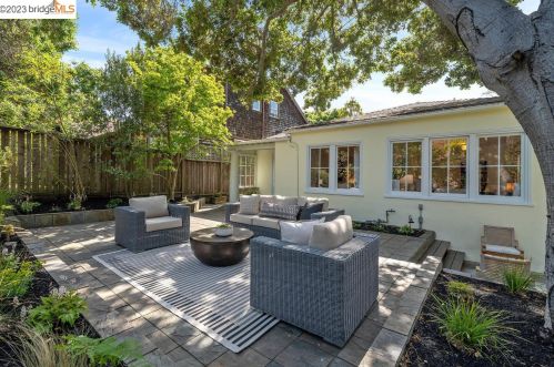 1243 Martin Luther King Jr Way, Berkeley CA 94709-1979 exterior