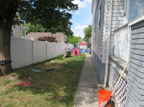 428 Summit Ave, Perth Amboy, NJ 08861-2032