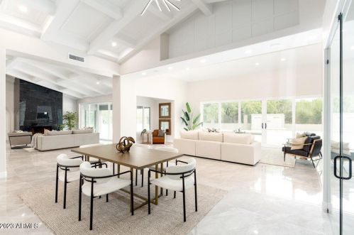 5801 30th St, Phoenix AZ  85016-2401 exterior