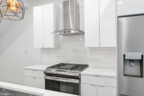 310 Mckean St, Philadelphia PA  19148-2630 exterior