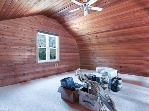 645 10 Ave, Naples FL 34120-0051 exterior