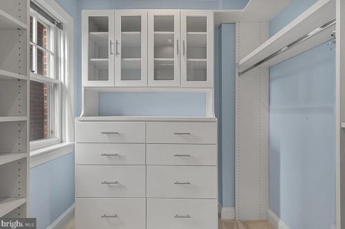 613 Royal St, Alexandria VA  22314-2031 exterior