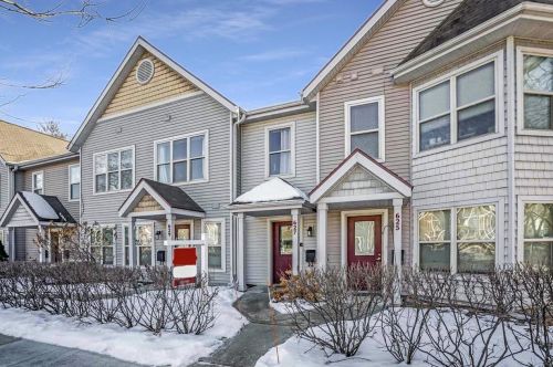 627 Dayton St, Madison WI  53703-2335 exterior