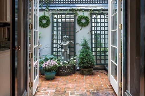 53 Chestnut St, Boston MA exterior