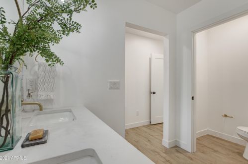 5612 19th St, Phoenix AZ  85016-3007 exterior