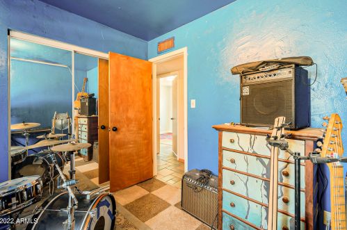 4741 Burgess Ln, Phoenix AZ  85042-5327 exterior