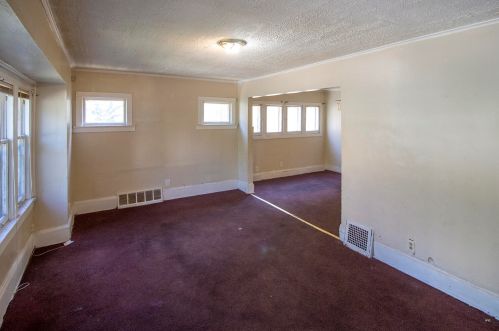 541 Ring St, Milwaukee, WI 53212-1934