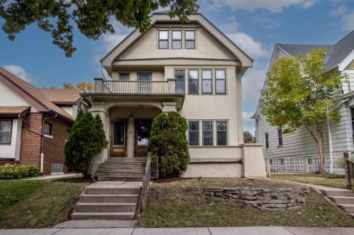 5428 Cherry St, Milwaukee, WI 53208-2105