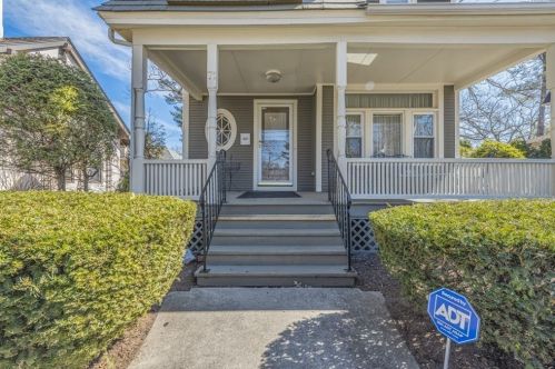 71 Park Ave, Springfield, MA 01106-1149