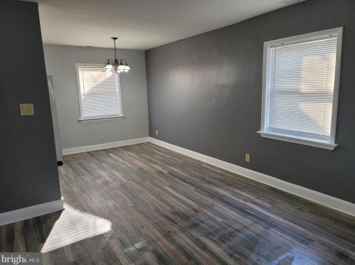 52 Memorial Dr, New Castle DE  19720-1334 exterior