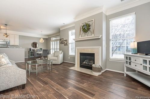 1007 Alameda Blvd, Troy MI  48085-6736 exterior