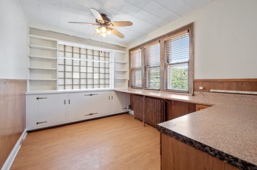 8013 Blackstone Ave, Chicago IL 60619-4614 exterior