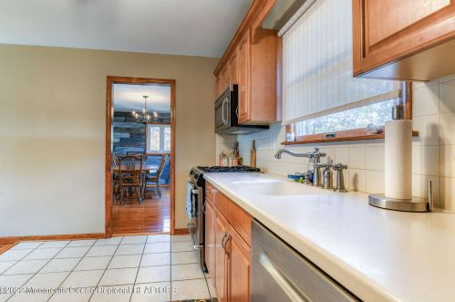 26 Laurelton Ave, Jackson Twp NJ  08527-2437 exterior