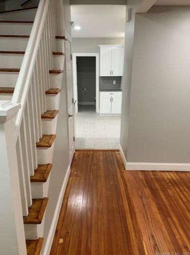 43 Clintonville Rd, North Haven CT 06473-2814 exterior